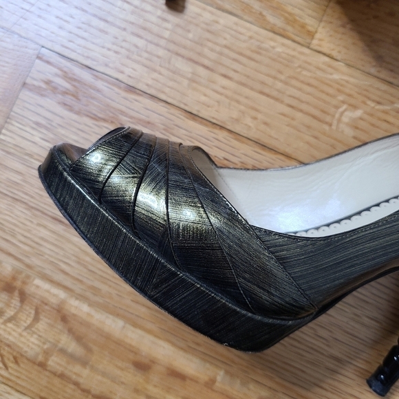 Oscar de la Renta Size 8 Peep Toe Swirl Heel Platform Pumps - Picture 7 of 12